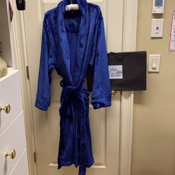 Bathrobe - Picture 1 of 2